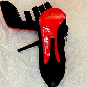 Authentic Louis Vuitton cleanRed Bottom Showstopper Open-toed Suede Heels!